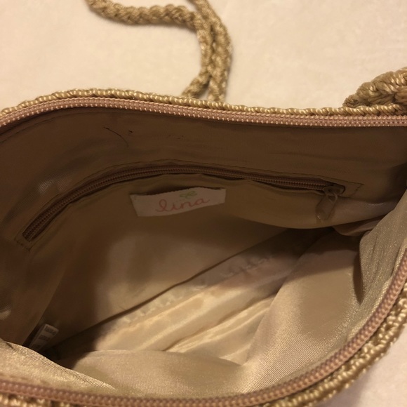 👜 Adorable woven purse 👜 - Picture 4 of 6